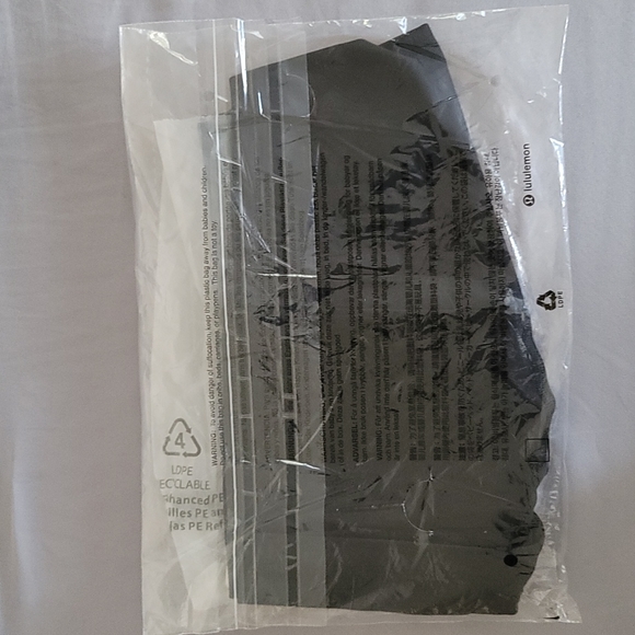 NWT ❤️Lululemon Align HR Short 4" Inseam Black Sizes 2 4 6❤️ - Picture 14 of 16